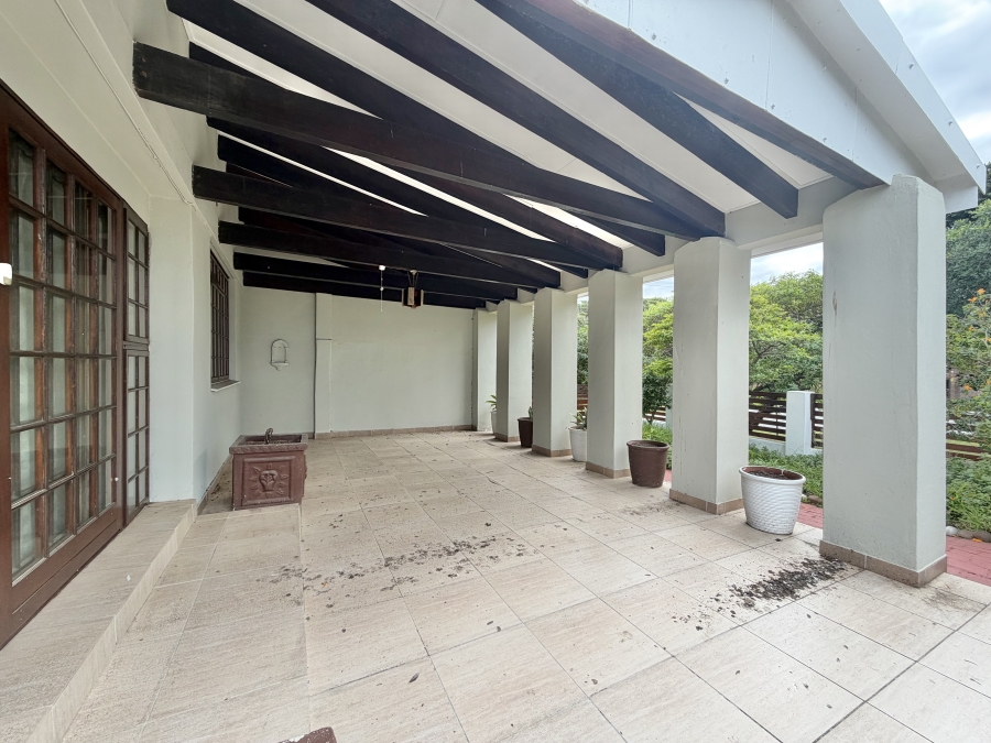 4 Bedroom Property for Sale in Paradise Beach Eastern Cape